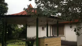 ویلای دنج و زیبا با درختکاری و گل کاری جذاب