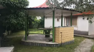 ویلای دنج و زیبا با درختکاری و گل کاری جذاب