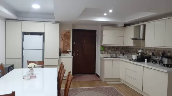 ۸۰ متر آپارتمان زیبا با ویو ابدی دریا