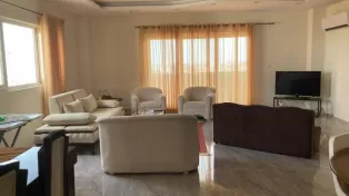 ویلای مدرن و زیبا در نوار ساحلی و خط دریا