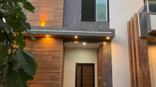 ویلا نما مدرن ، استخردار