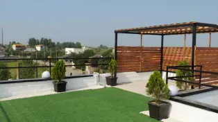 ویلای شیک و مدرن در خط دریا
