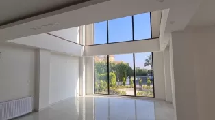 ویلا ۳۲۰ متری شهرکی با سند در سرخرود