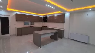 ویلا ۳۲۰ متری شهرکی با سند در سرخرود