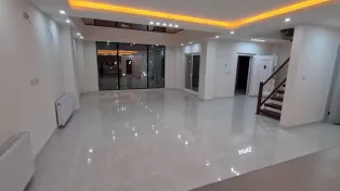 ویلا ۳۲۰ متری شهرکی با سند در سرخرود