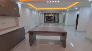 ویلا ۳۲۰ متری شهرکی با سند در سرخرود