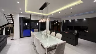 ویلا شهرکی و ساحلی با ساحل اختصاصی