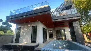 فروش ویلای تریپلکس مدرن با امکانات درجه یک