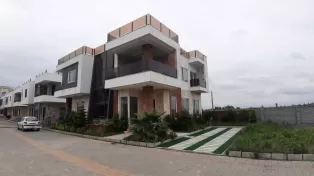 ویلا تریپلکس استخردار شهرکی