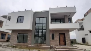 ویلا تریپلکس استخردار شهرکی