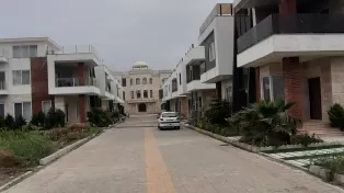 ویلا تریپلکس استخردار شهرکی