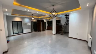 ۲۰۰ متر ویلا استخردار شهرکی با سند در سرخرود