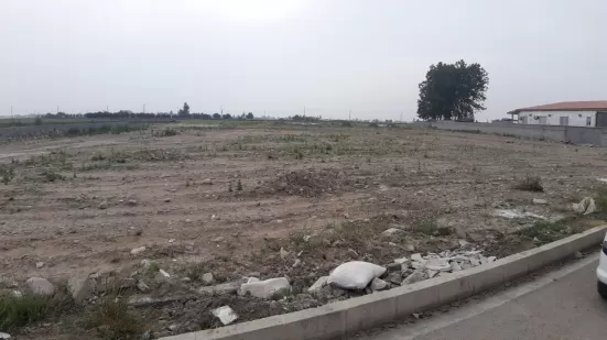 زمین با ۸۰ متر بر
