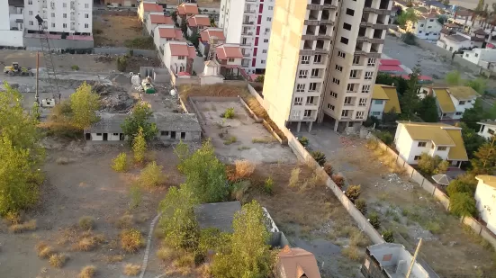 مشارکت در ساخت زمین ۴۲۵ متری در خط دریا سرخرود