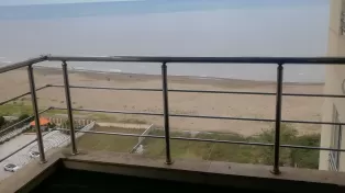 آپارتمان ساحلی در خط دریا سرخرود