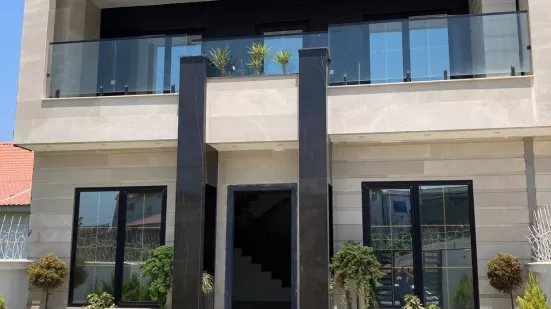 ویلا استخردار شهر ساحلی سرخرود