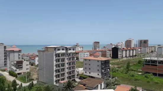 زمین تجاری قابل ساخت و تقسیم