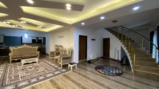 فروش ویلای بزرگ در شهرک بزرگ