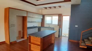 ویلا شهرکی نما مدرن و استخردار