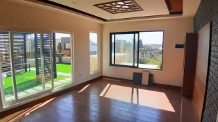 ویلا شهرکی نما مدرن و استخردار