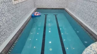ویلا ساحلی، شهرکی ، استخردار
