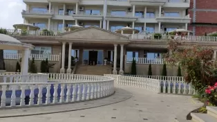 ویلا ساحلی در خط دریا