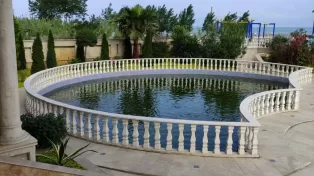 ویلا ساحلی در خط دریا