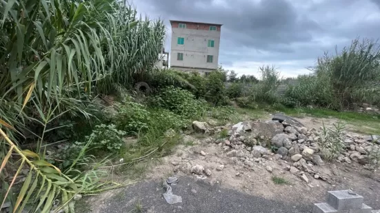 زمین تجاری با سند و پروانه