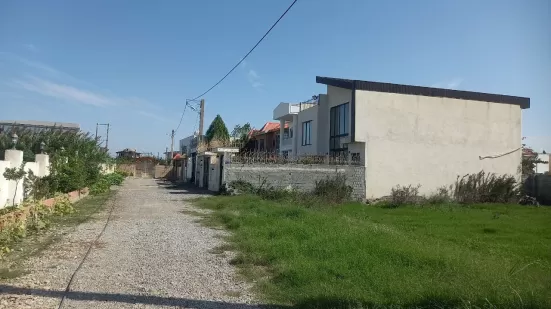 زمین شهرکی داخل شهر سرخروذ