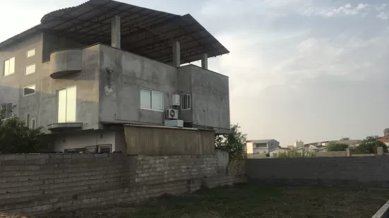 زمین با ۱۱ متر بر