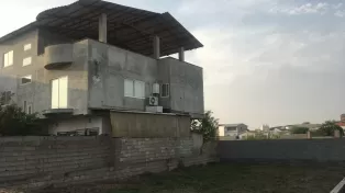 زمین با ۱۱ متر بر