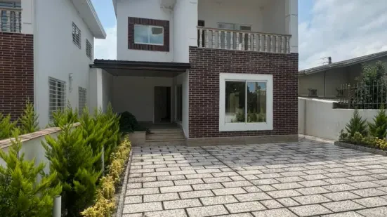 ویلا شهرکی نیم پیلوت نوار ساحلی