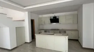 ویلا شهرکی نیم پیلوت نوار ساحلی