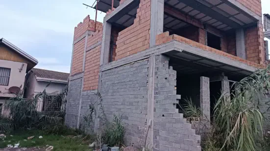 ویلا نیمه کاره 500 متری دریا