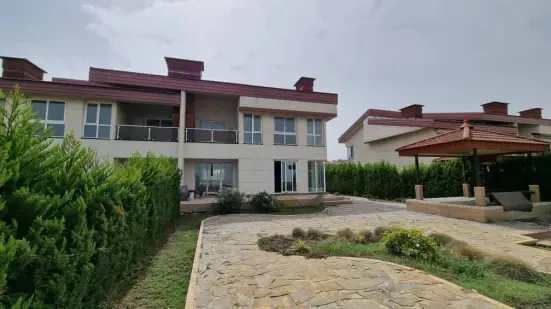 ویلا ۱۰۰۰متری چه باغی چه ویلایی