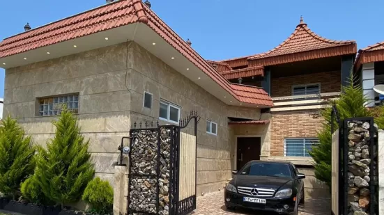 فروش ویلای استخردار