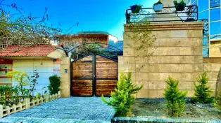 فروش ویلا استخردار در خط دریا سرخرود 3 خواب با روف