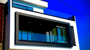 ویلا تریبلکس استخردار، نما مدرن