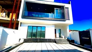 ویلا تریبلکس استخردار، نما مدرن