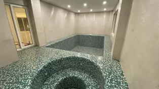 ویلا تریبلکس استخردار، نما مدرن