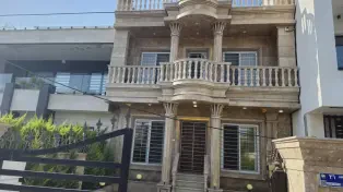 ویلای شخصی ساز استخردار در مرکز شهر