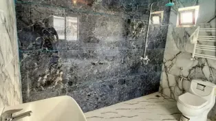 275 متر ویلا باغ نوساز به شرط همه مدارک