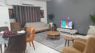 83 متر آپارتمان ساحلی سرخرود لب آب