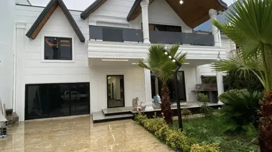 فروش ۳۵۰ متر ویلا شیک استخردار در سرخرود