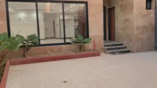 ویلا مدرن ساحلی، سند تک‌برگ، لوکیشن خاص
