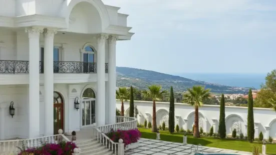 ویلا لوکس مازندران  سند تکبرگ  استخر سونا جکوزی