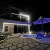 ویلایی شیک با استخر روباز در فضای دلنشین