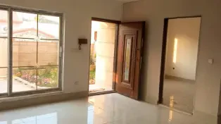 200 متر ویلا جکوزی دار مدارک کامل محمود آباد