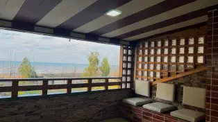 آپارتمان ساحلی مبله با ۴۰ متر تراس
