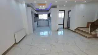 تریبلکس لاکچری چند قدمی دریا با استخر و جکوزی